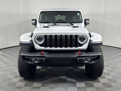 Used 2025 Jeep Wrangler Unlimited Rubicon image 2