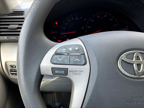 Used 2010 Toyota Camry LE FWD image 10