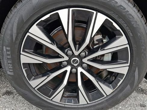 Certified 2023 Volvo XC60 B5 Core w/ Climate Package AWD/4WD image 9