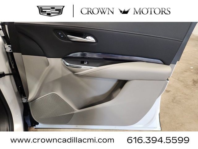 Certified 2023 Cadillac XT4 Luxury w/ Driver Awareness Package FWD image 32