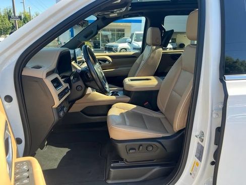Used 2021 Chevrolet Tahoe Premier AWD/4WD image 24