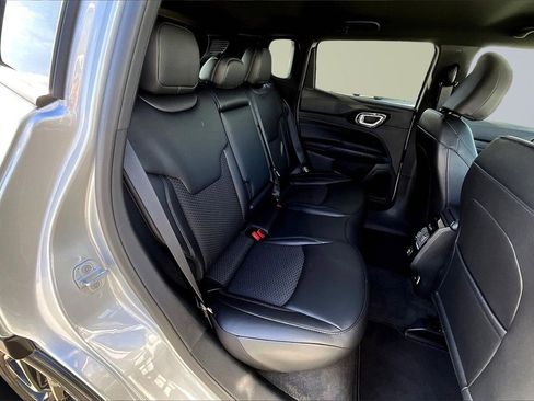 New 2026 Jeep Compass Latitude image 10