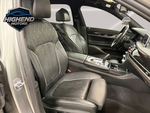 Used 2020 BMW 750i xDrive w/ Executive Package image 26