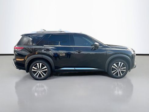 Used 2025 Nissan Pathfinder Platinum w/ Cargo Package image 8