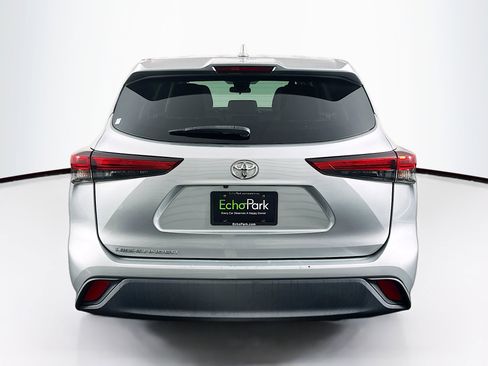 Used 2020 Toyota Highlander L image 7