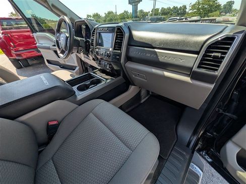 Used 2022 Ford F250 XLT w/ XLT Premium Package AWD/4WD image 21