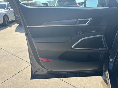 Used 2025 Kia Telluride S image 19