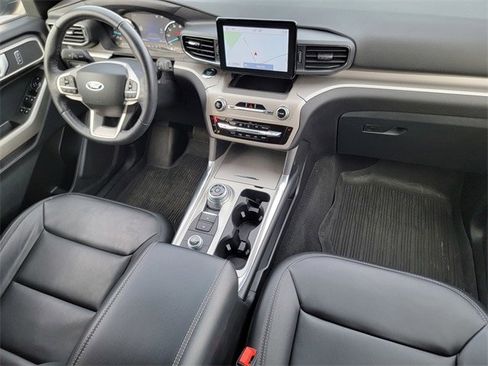 Certified 2022 Ford Explorer XLT w/ Equipment Group 202A image 40