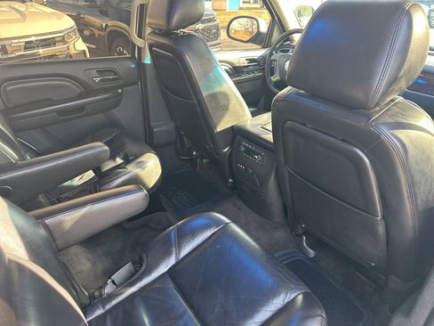 Used 2011 GMC Yukon Denali image 24