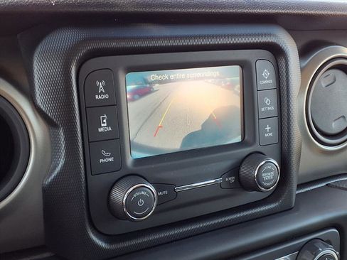 Used 2018 Jeep Wrangler Sport image 5