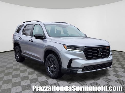 New 2025 Honda Pilot TrailSport image 1