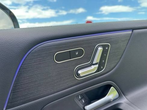 New 2026 Mercedes-Benz GLB 250 4MATIC image 27