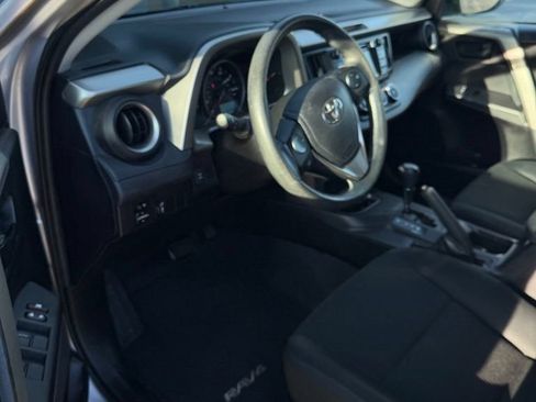 Used 2016 Toyota RAV4 LE AWD/4WD image 6