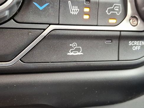 Used 2023 Jeep Wrangler Unlimited Sahara w/ Cold Weather Group AWD/4WD image 25
