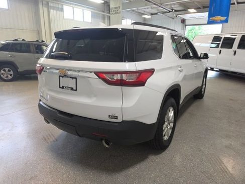 Used 2021 Chevrolet Traverse LT w/ LPO, Floor Liner Package AWD/4WD image 11