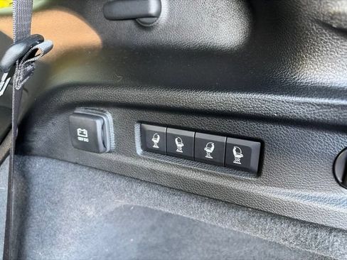 Used 2022 Jeep Grand Cherokee L Overland w/ Luxury Tech Group IV AWD/4WD image 18