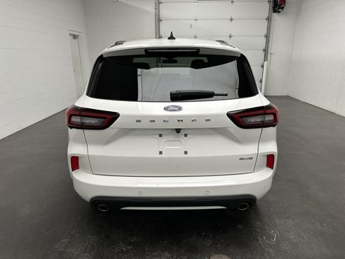 Used 2024 Ford Escape ST-Line w/ Tech Pack #1 AWD/4WD image 8
