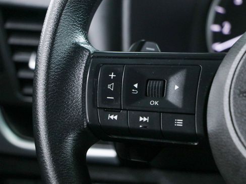 Used 2024 Nissan Rogue SV FWD image 13