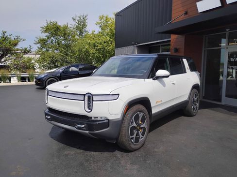 Used 2024 Rivian R1S Adventure Quad AWD/4WD image 3