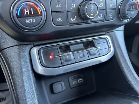 Used 2022 GMC Acadia SLT w/ Technology Package image 20