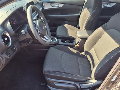 Used 2024 Kia Forte LXS image 9