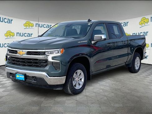 Used 2025 Chevrolet Silverado 1500 LT image 3