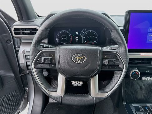 Used 2025 Toyota Tacoma TRD Sport image 14