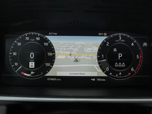 Used 2020 Land Rover Range Rover HSE image 28