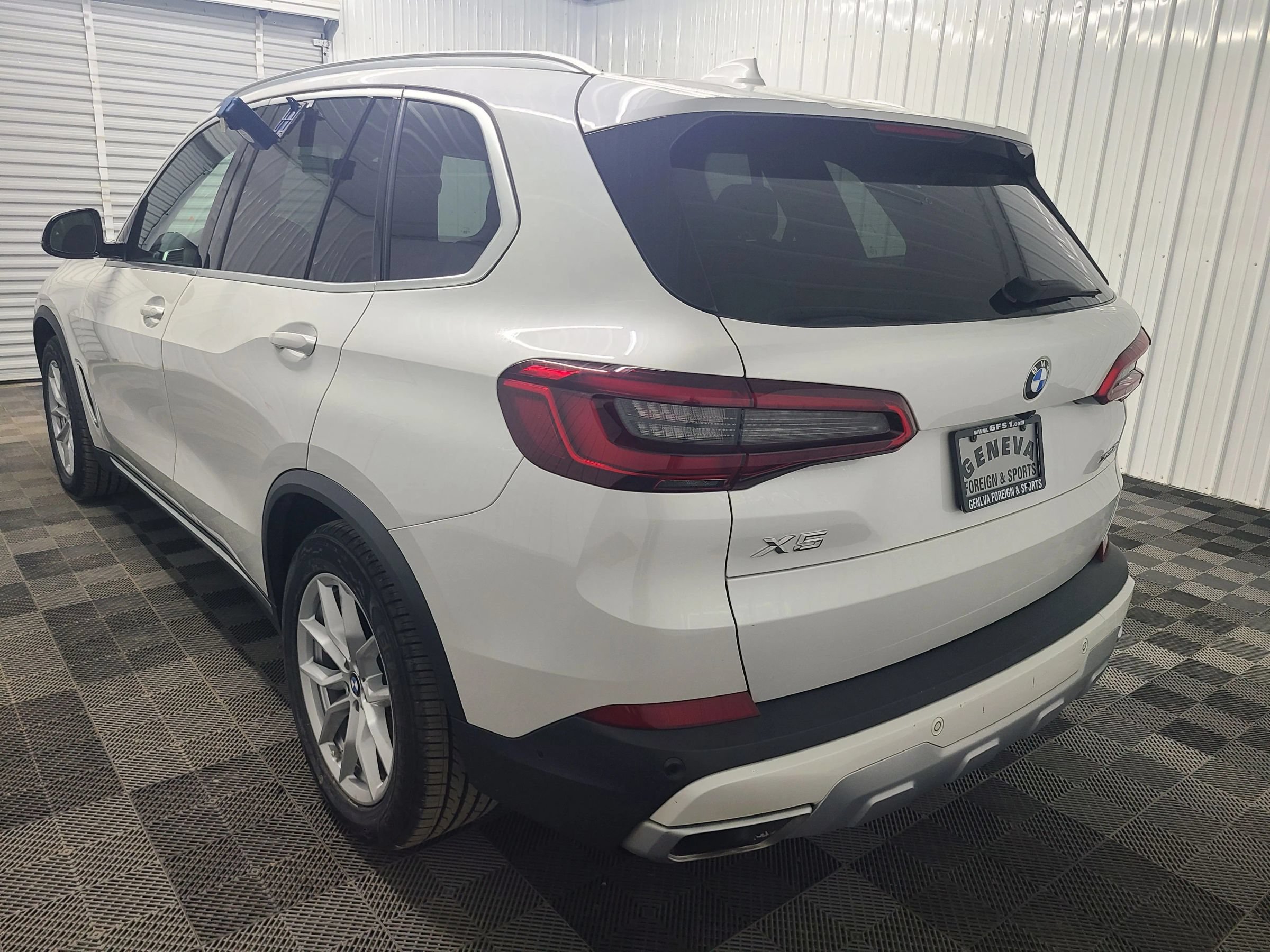 Used 2019 BMW X5 xDrive40i w/ Parking Assistance Package AWD/4WD image 10