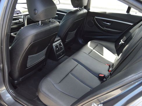 Used 2018 BMW 330i Sedan w/ Convenience Package RWD image 19