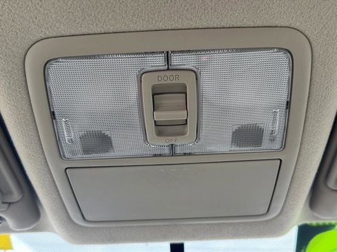 Used 2006 Toyota RAV4 4WD image 11