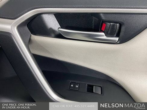 Used 2019 Toyota RAV4 Limited FWD image 22
