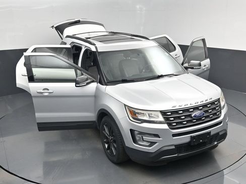 Used 2017 Ford Explorer XLT w/ Equipment Group 202A image 54