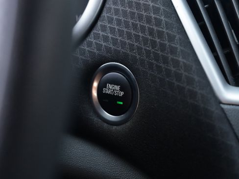 Used 2024 Chevrolet Malibu LT image 9