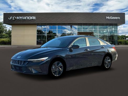 New 2026 Hyundai Elantra SEL Sport Premium FWD image 2