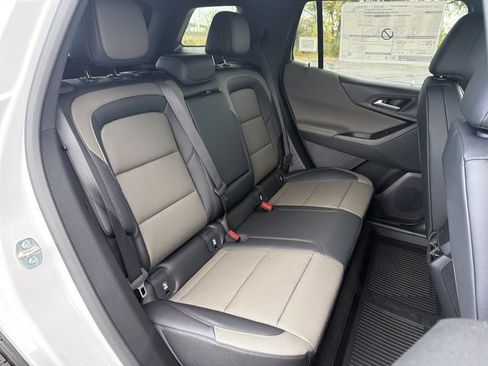 New 2026 Chevrolet Equinox LT w/ Convenience Package II image 25