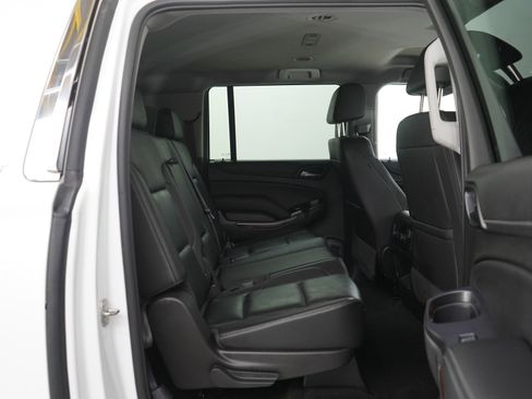 Used 2017 GMC Yukon XL SLT image 12