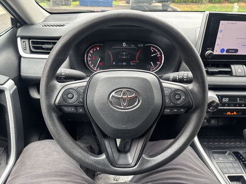 Certified 2025 Toyota RAV4 XLE AWD/4WD image 18