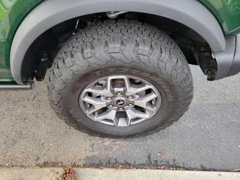 Used 2025 Ford Bronco Badlands image 10