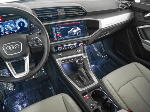 Used 2023 Audi Q3 2.0T Premium w/ Convenience Package image 17