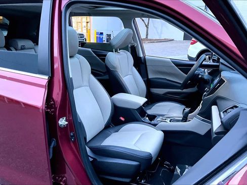 Used 2022 Subaru Forester Limited image 8