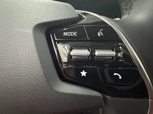 Used 2023 Kia Niro EX FWD image 16