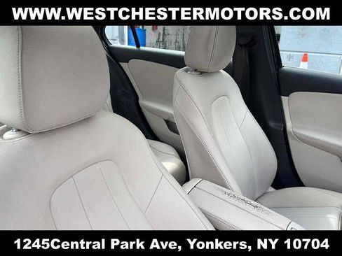 Used 2022 Mercedes-Benz A 220 4MATIC w/ Premium Package Lite image 15