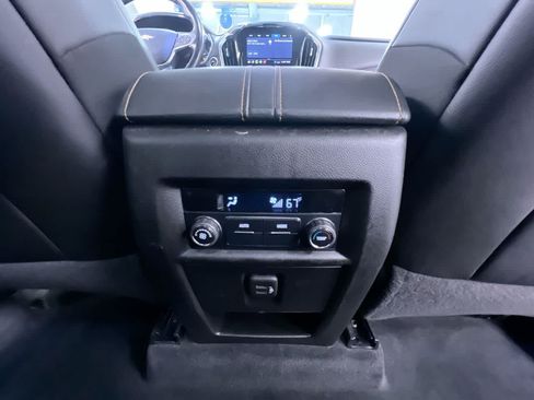 Used 2021 Chevrolet Traverse LT AWD/4WD image 39