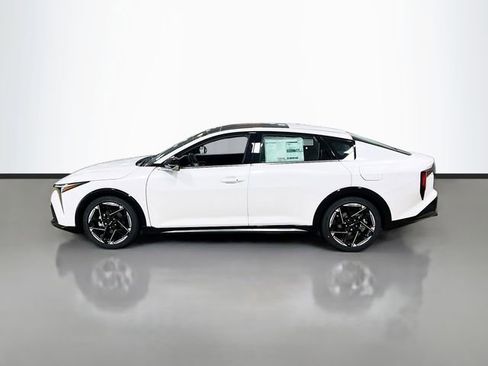 New 2025 Kia K4 GT-Line image 4