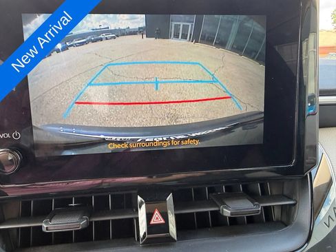 Used 2025 Toyota Corolla LE FWD image 20