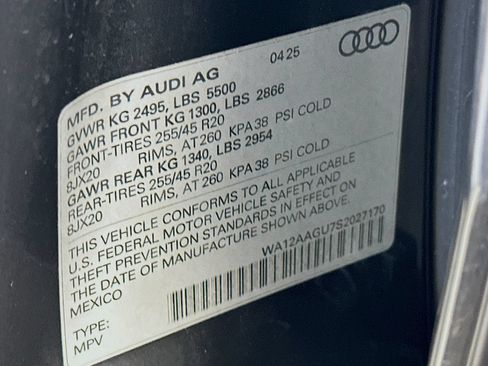 Used 2025 Audi Q5 Premium Plus w/ Premium Plus AWD/4WD image 48