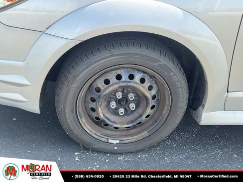 Used 2008 Pontiac Vibe w/ Sun And Sound Package FWD image 10