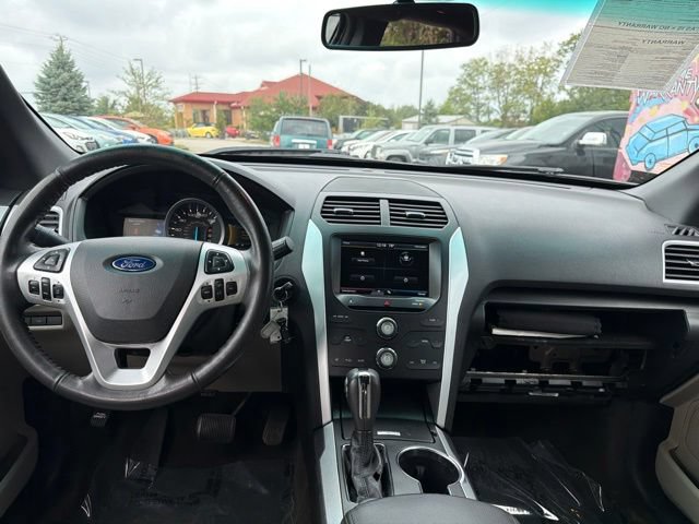 Used 2015 Ford Explorer XLT w/ Equipment Group 201A AWD/4WD image 7