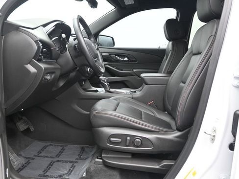 Used 2023 Chevrolet Traverse RS image 12
